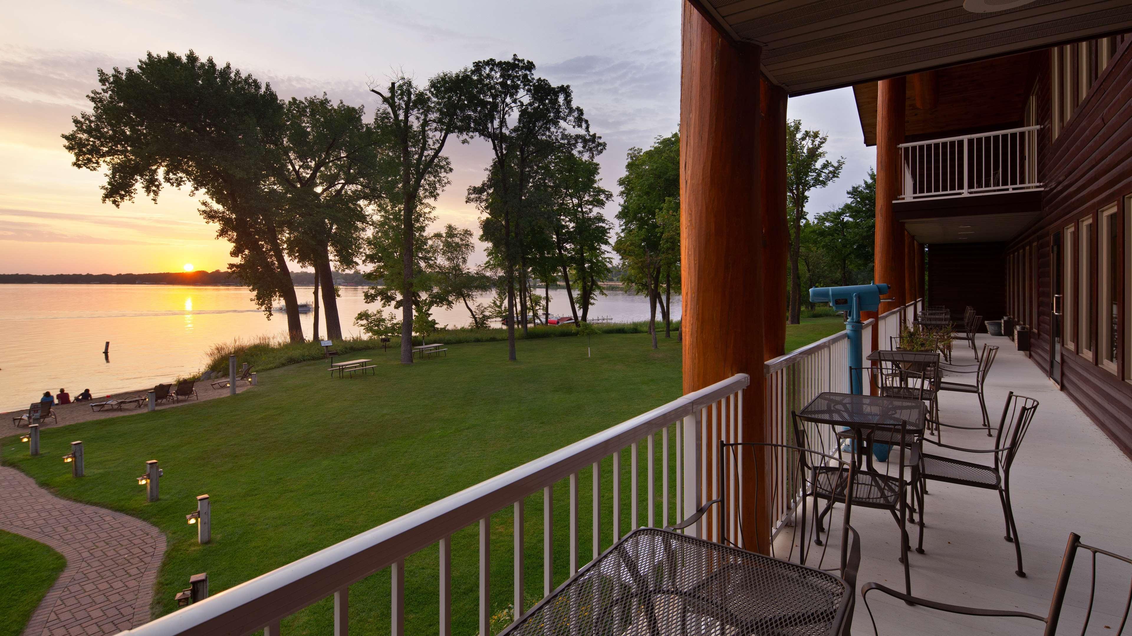 Best Western Premier The Lodge On Lake Detroit Detroit Lakes Esterno foto