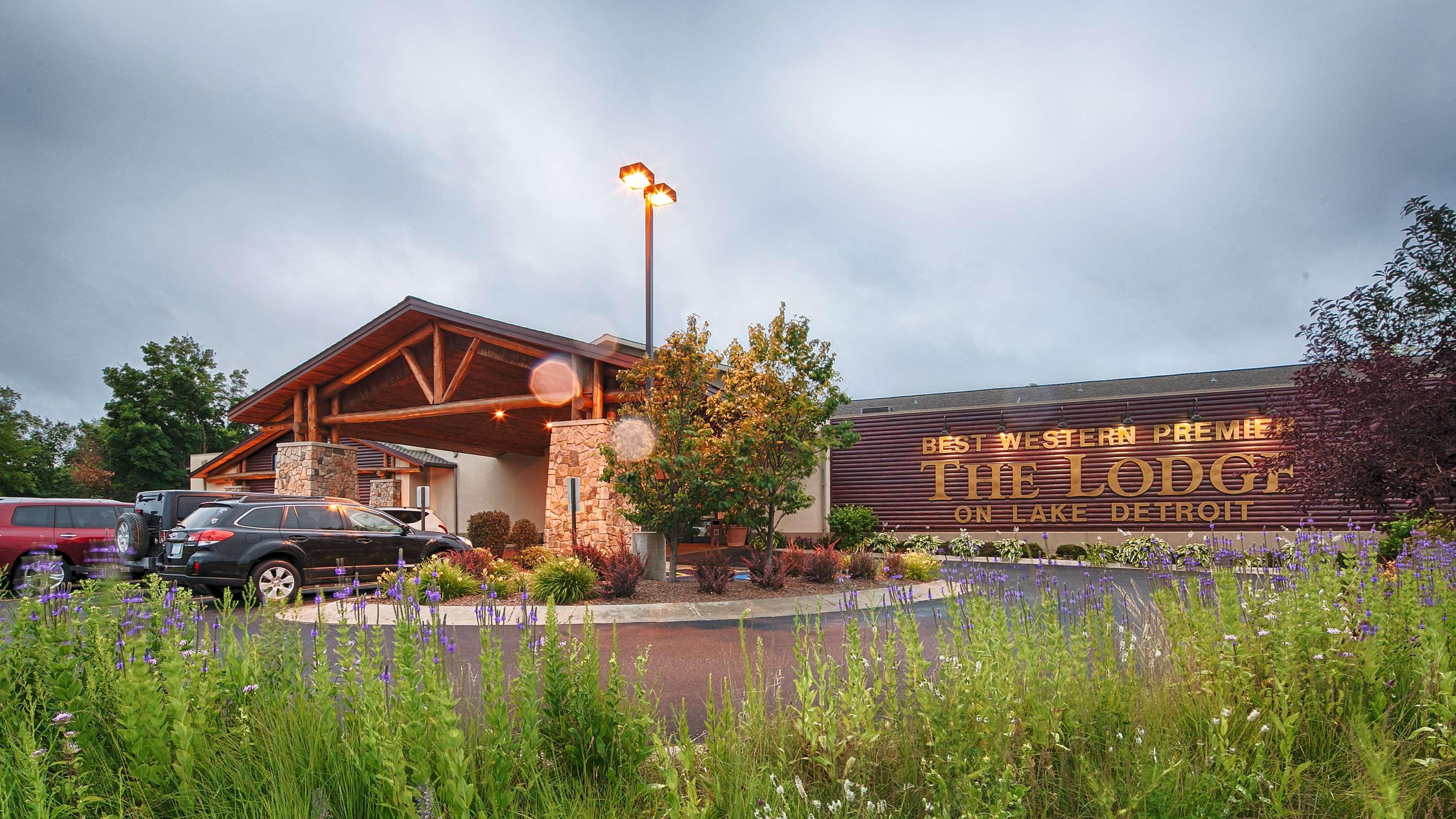 Best Western Premier The Lodge On Lake Detroit Detroit Lakes Esterno foto